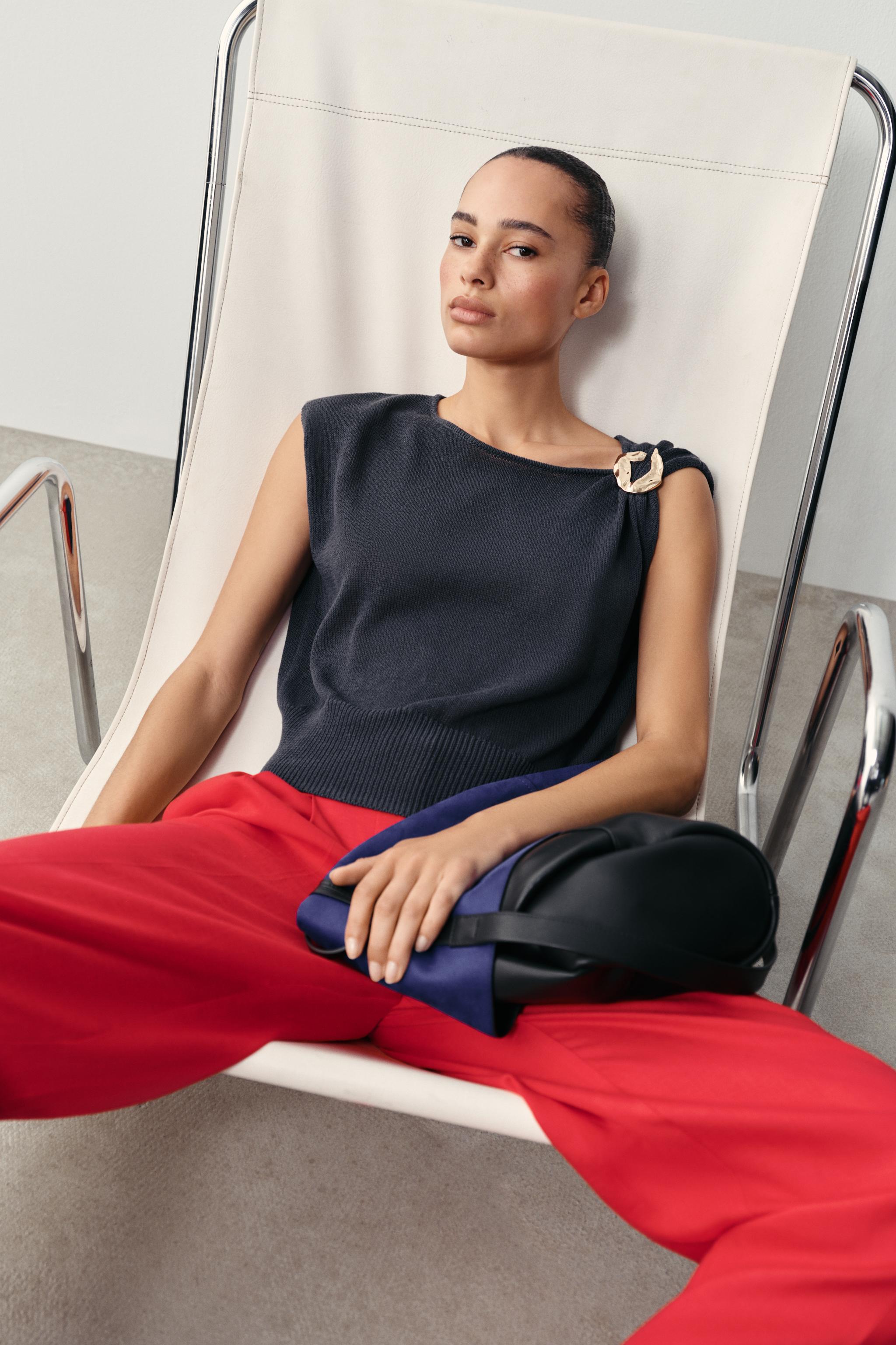 METALLIC TRIM KNIT TOP